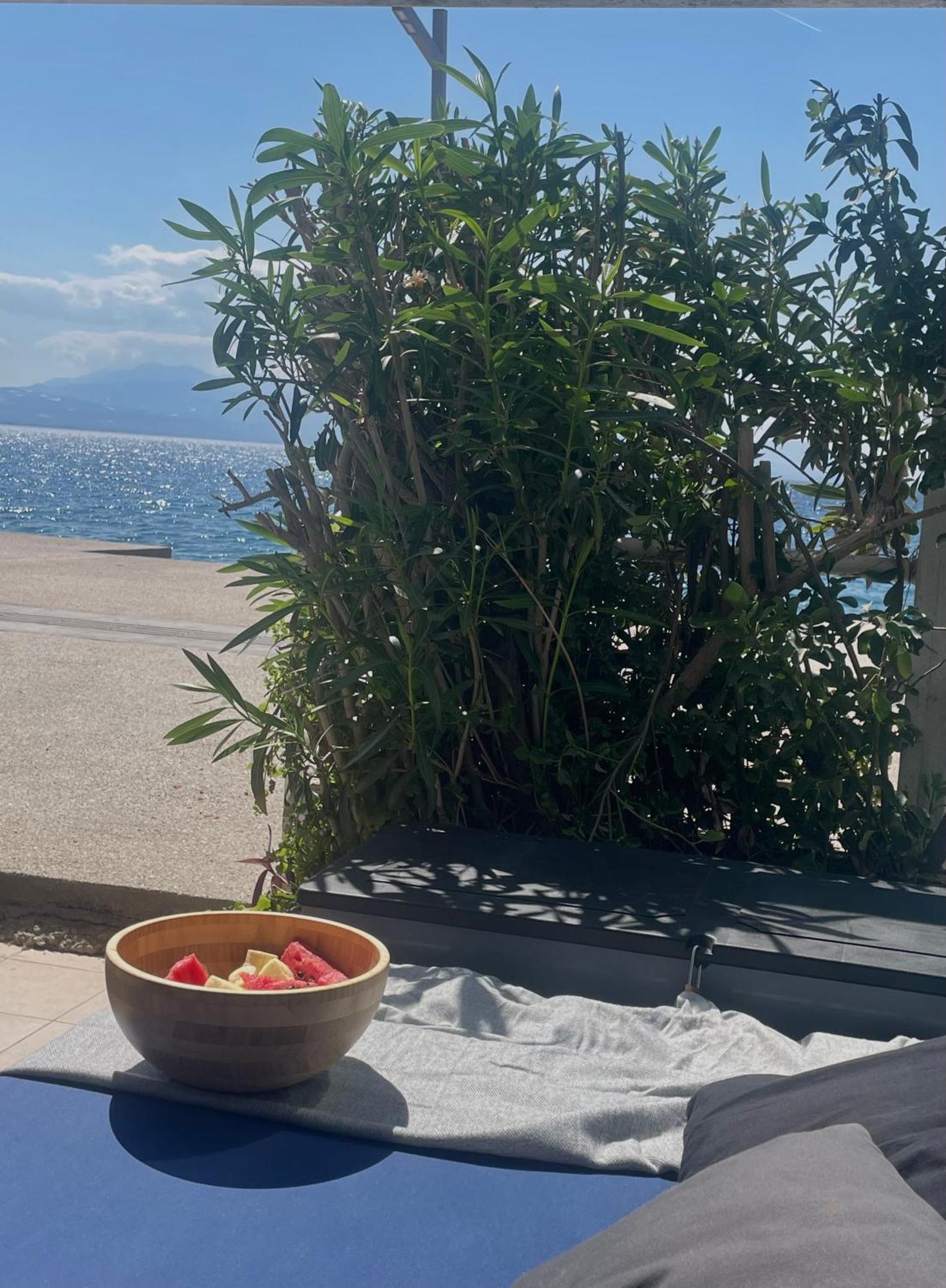 Sea La Vie - Beachfront Retreat ลูตรากี ภายนอก รูปภาพ