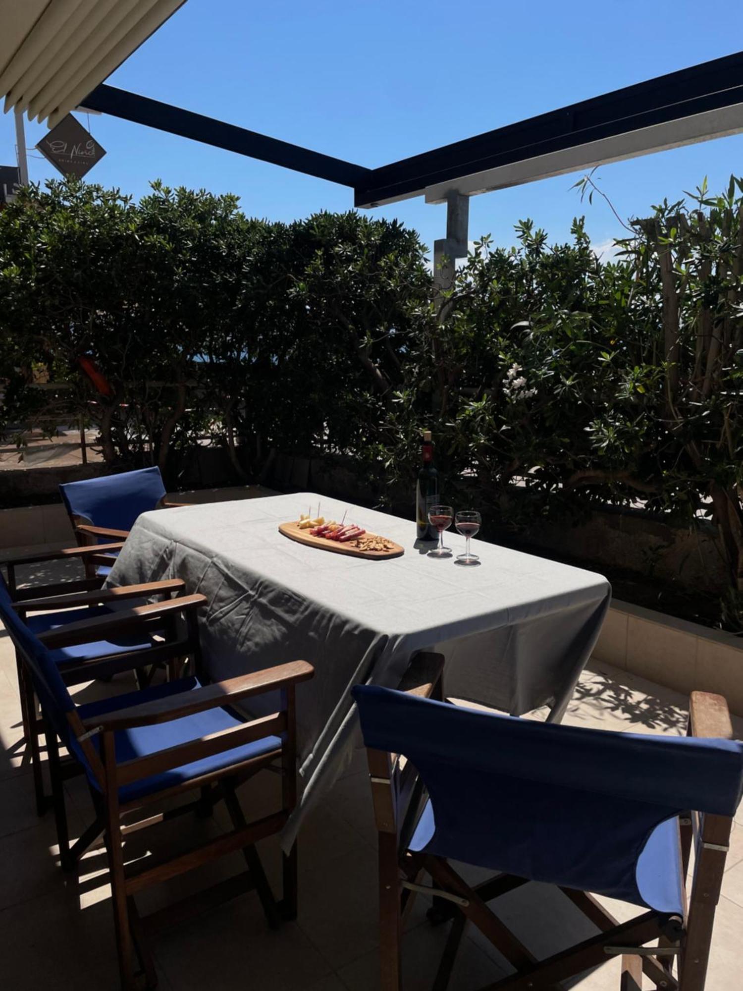 Sea La Vie - Beachfront Retreat ลูตรากี ภายนอก รูปภาพ